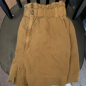 Lou & Grey camel colored woman’s Xlg shorts